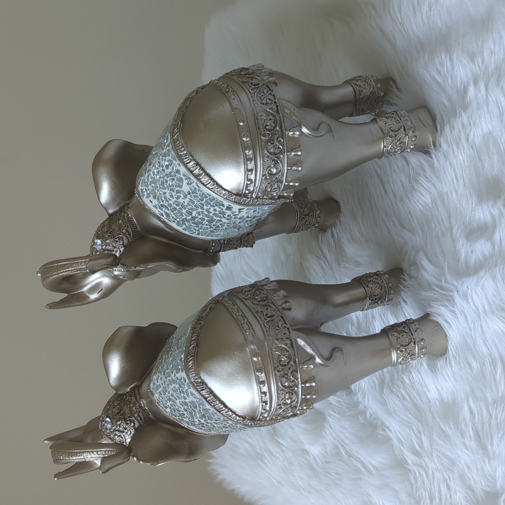 Set of 2 Silver Elephants with Glass Detail - Picture 5 of 5